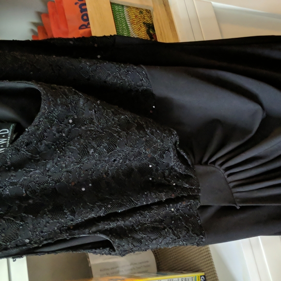 Dress - Picture 2 of 8